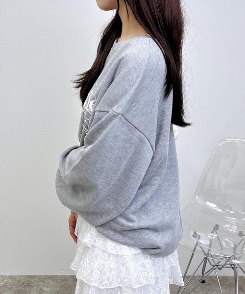 INGNI(イング)の「フラワーロゴスウェットトップス(スウェット・レディース・グレー×ホワイト/ブラック×ピンク/ベージュ系その他/ブラウン系6/ベージュ系その他2・M)」の16枚目の写真