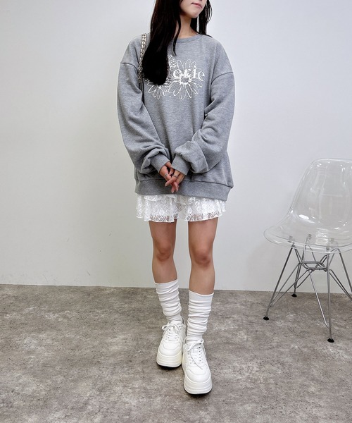 INGNI(イング)の「フラワーロゴスウェットトップス(スウェット・レディース・グレー×ホワイト/ブラック×ピンク/ベージュ系その他/ブラウン系6/ベージュ系その他2・M)」の14枚目の写真