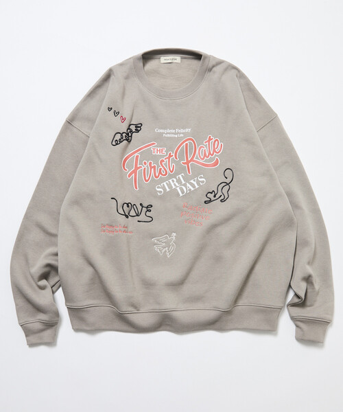 FREAK'S STORE（フリークスストア）の「限定展開 リラックスフィット ロープ刺繍デザイン プリント クルーネック スウェット / First Rate（スウェット・メンズ・チャコールグレー/ベージュ/ネイビー/グレー・SMALL/LARGE/MEDIUM）」の4枚目の写真