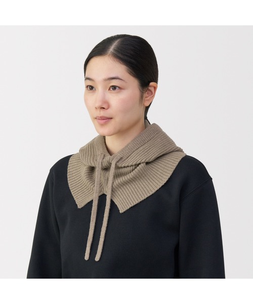 無印良品(ムジルシリョウヒン)の「首のチクチクを抑えたメリノウール混 バラクラバ(ネックウォーマー/スヌード・レディース・ダークネイビー/ブラック/アイボリー/ブラウン系/グレー・FREE)」の19枚目の写真