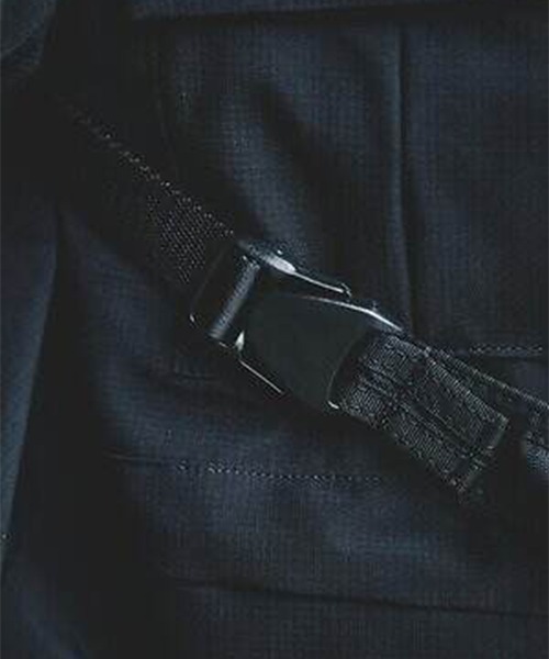 WHITE MOUNTAINEERING(ホワイトマウンテニアリング)の「【White Mountaineering/ホワイトマウンテニアリング】WM×BRIEFING ST BOSTON(ショルダーバッグ・メンズ・ブラック・FREE)」の2枚目の写真