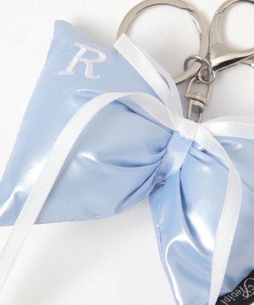 repipi armario（レピピ アルマリオ）の「イニシャルリボンチャーム（チャーム・キッズ・ホワイト系その他2/ブラック系その他/ホワイト系その他/ブラック系その他2/ブルー系その他2/ブルー系その他・ONESIZE）」の12枚目の写真
