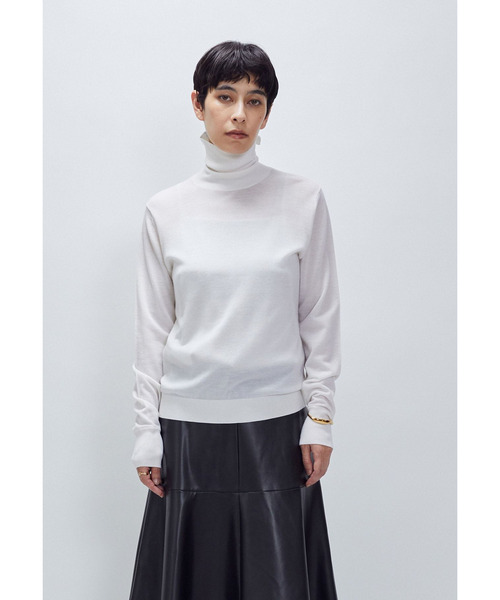 1er Arrondissement(プルミエアロンディスモン)の「スーパーファインウールボトルネック(ニット/セーター・レディース・ブラック系その他3/オフホワイト/レッド系その他2・FREE)」の2枚目の写真