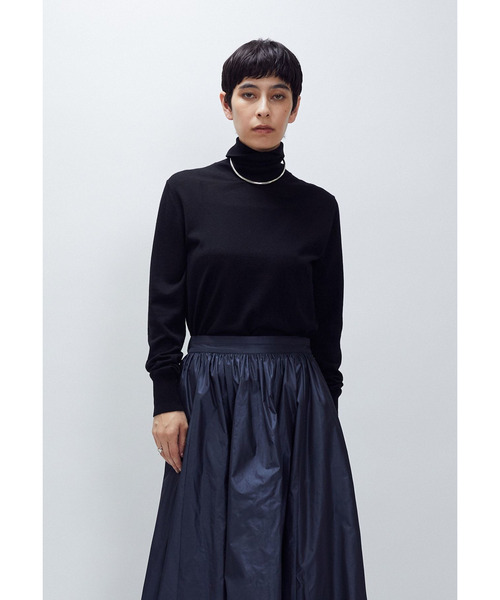 1er Arrondissement(プルミエアロンディスモン)の「スーパーファインウールボトルネック(ニット/セーター・レディース・ブラック系その他3/オフホワイト/レッド系その他2・FREE)」の1枚目の写真