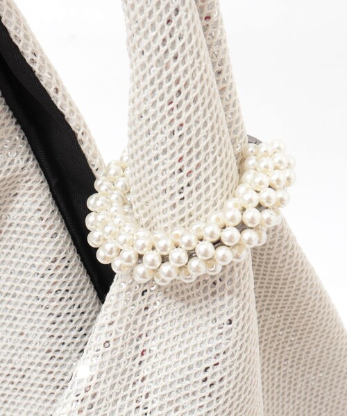 NOLLEY’S(ノーリーズ)の「ラメバックパールチャーム付き(ショルダーバッグ・レディース・ホワイト/ブラック・FREE)」の17枚目の写真
