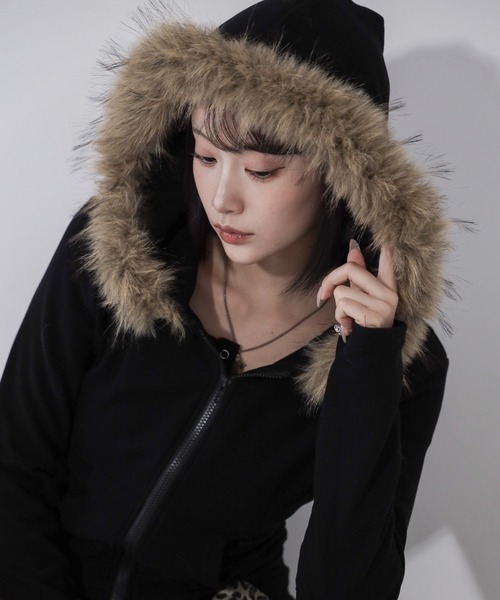 me+em select(ミームセレクト)の「【 2color 】フェイクファーフーディジップアップパーカー / fake fur hooded zipup hoodie(パーカー・レディース・ブラック/ホワイト・FREE)」の9枚目の写真