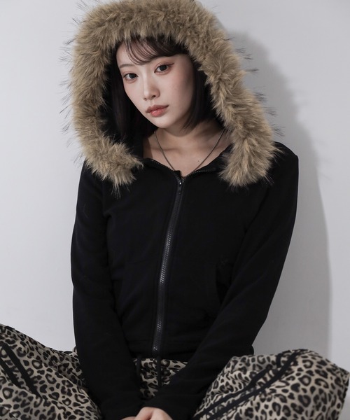 me+em select(ミームセレクト)の「【 2color 】フェイクファーフーディジップアップパーカー / fake fur hooded zipup hoodie(パーカー・レディース・ブラック/ホワイト・FREE)」の7枚目の写真