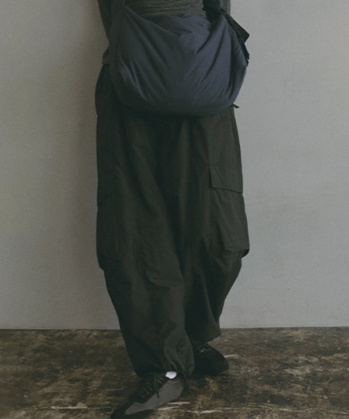 ETRE TOKYO(エトレトウキョウ)の「Marmot×ETRE TOKYO PERTEXパラシュートパンツ(その他パンツ・レディース・ブラック/オフホワイト・S/M)」の2枚目の写真