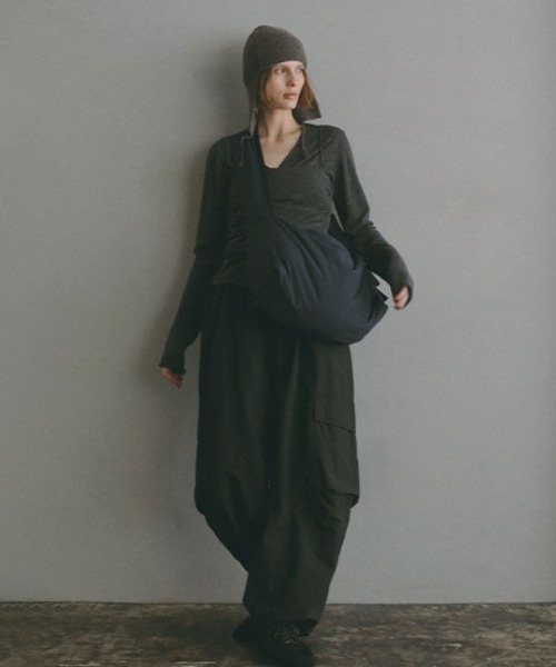 ETRE TOKYO(エトレトウキョウ)の「Marmot×ETRE TOKYO PERTEXパラシュートパンツ(その他パンツ・レディース・ブラック/オフホワイト・S/M)」の5枚目の写真