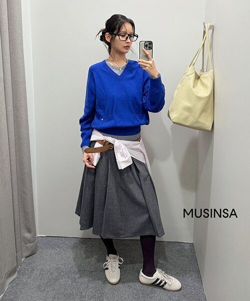 TTUDEMENT（トュードメント）の「V-NECK KNIT PULLOVER BLUE（ニット/セーター・レディース・その他・FREE）」の4枚目の写真