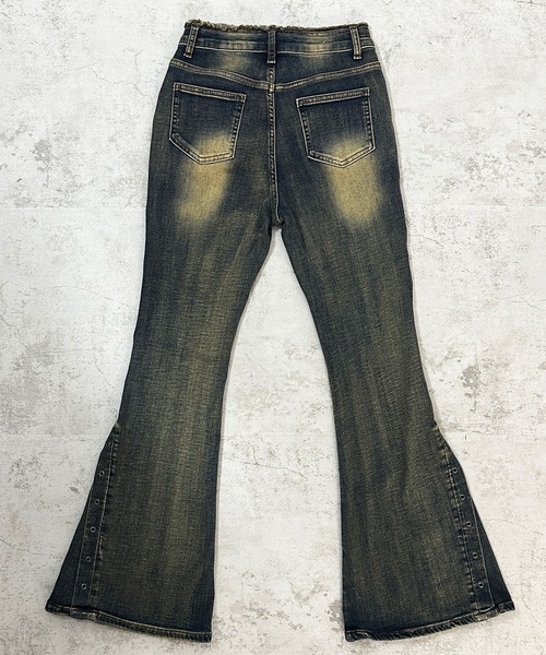 FOLLOWIN（フォロウィン）の「スタッズ＆サイドアイレットウォッシングフレアデニムパンツ（デニムパンツ・レディース・ブルー・MEDIUM/SMALL/LARGE）」の18枚目の写真