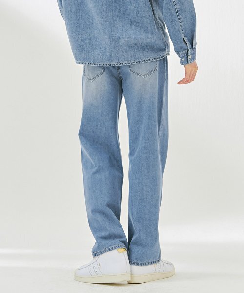 CHASECULT（チェイスカルト）の「男性ライトトーンバンディングワイドエアデニムパンツ-DBRK2324C0D（デニムパンツ・メンズ・ブルー・70/76/82/86）」の4枚目の写真