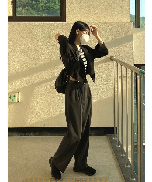 MUSINSA STANDARD WOMAN（ムシンサスタンダードウーマン）の「レディースクロップドブレザー[ブラック]（テーラードジャケット・レディース・その他・SMALL/MEDIUM/X-SMALL/LARGE）」の8枚目の写真