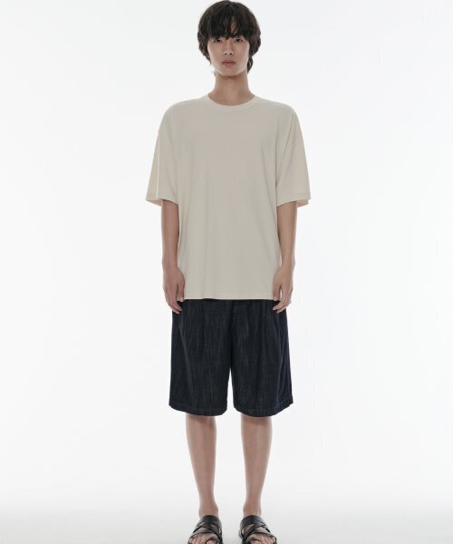 MUSINSA STANDARD（ムシンサスタンダード）の「[クールタンダード] オーバーサイズクルーネックTシャツ [エクリュ]（Tシャツ/カットソー・メンズ・その他・LARGE/X-LARGE/XX-LARGE/XXX-LARGE/SMALL/MEDIUM）」の4枚目の写真