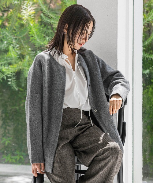 LAUTREAMONT（ロートレアモン）の「フォックス混ニットジャケット（カーディガン/ボレロ・レディース・ライトグレー/ベージュ・9号）」の2枚目の写真