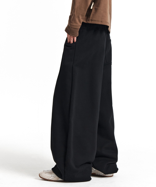 KICHUL（キチョル）の「EASIER BALLOON SWEAT PANTS (BLACK)（その他パンツ・レディース・その他・SMALL/MEDIUM/LARGE/X-SMALL）」の4枚目の写真