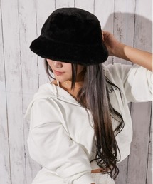 《ふわもこファー×やわらかシルエット》冬コーデを惹き立てるバケットハット◎