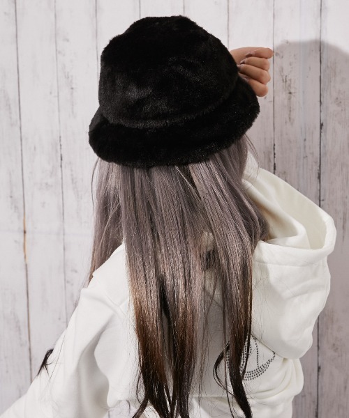 GORGE(ゴージ)の「《ふわもこファー×やわらかシルエット》冬コーデを惹き立てるバケットハット◎(ハット・レディース・ブラック/レオパード・F)」の6枚目の写真
