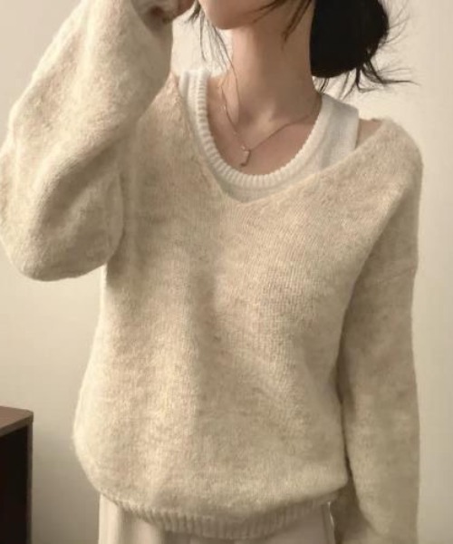LADY LIKE(レディライク)の「ニットタンク付きゆったりVネックニット2点セット(ニット/セーター・レディース・アイボリー/グレー/ベージュ・M)」の2枚目の写真