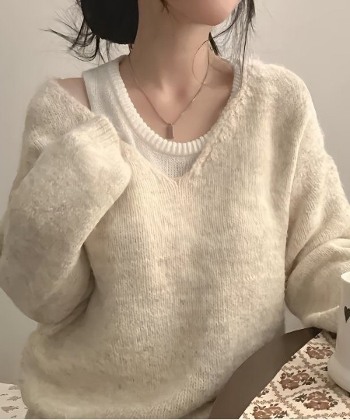 LADY LIKE(レディライク)の「ニットタンク付きゆったりVネックニット2点セット(ニット/セーター・レディース・アイボリー/グレー/ベージュ・M)」の4枚目の写真