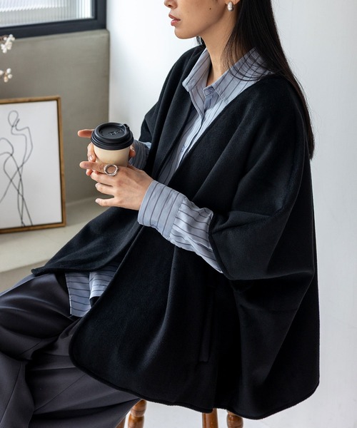 VitaFelice(ヴィータフェリーチェ)の「微起毛ノーカラーポンチョ コーディガン ケープコート(ポンチョ・レディース・グレー/ブラック/ベージュ・FREE)」の7枚目の写真