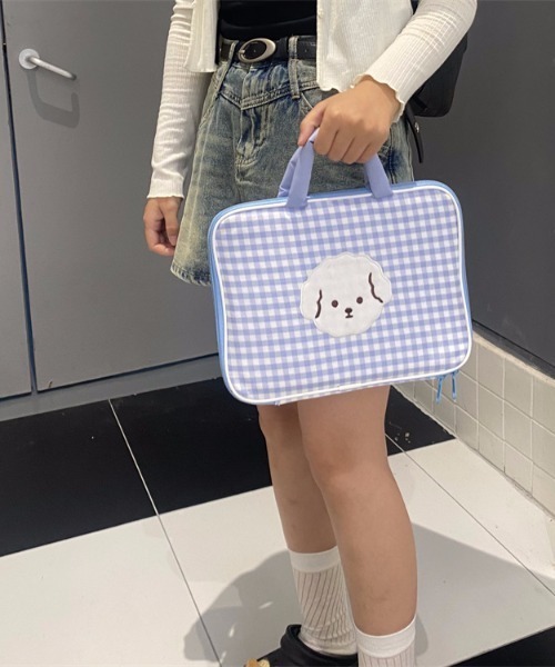 pyornim（ピョルニム）の「【26年春夏新作】ギンガムチェックわんちゃん くまちゃんワンポイントPCバッグ（PC・タブレットケース・レディース・ブラック/ブラウン/グリーン/ブルー/グレー・F）」の11枚目の写真