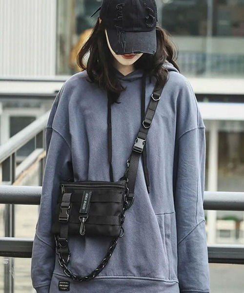 WESTBOY（ウエストボーイ）の「3WAY　チェーン ユニセックス ナイロン ショルダーバッグ サコッシュ WO25W12BG21（ショルダーバッグ・メンズ・ブラック・FREE）」の11枚目の写真