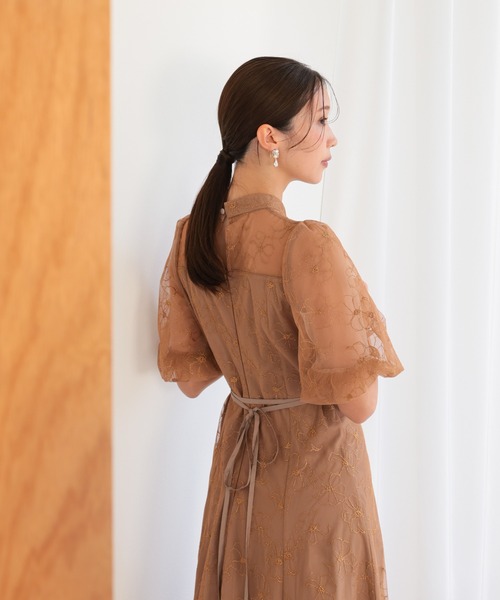 haremode（ハレモード）の「結婚式 お呼ばれ 二次会 謝恩会 成人式 同窓会 対応 20代 30代 クラシカル レース フレア 花柄 刺繍 フリル袖 五分袖きれいめ パーティー オケージョン ドレス（ドレス・レディース・ブラック/ベージュ/ブラウン・S/M）」の22枚目の写真