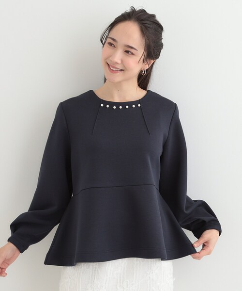 SHOO・LA・RUE(シューラルー)の「【S-LL/なめらかタッチ】上品見え フェイクパール付きペプラムトップス(Tシャツ/カットソー・レディース・アイボリー/ピンク/ネイビー・01/02/03/04)」の8枚目の写真