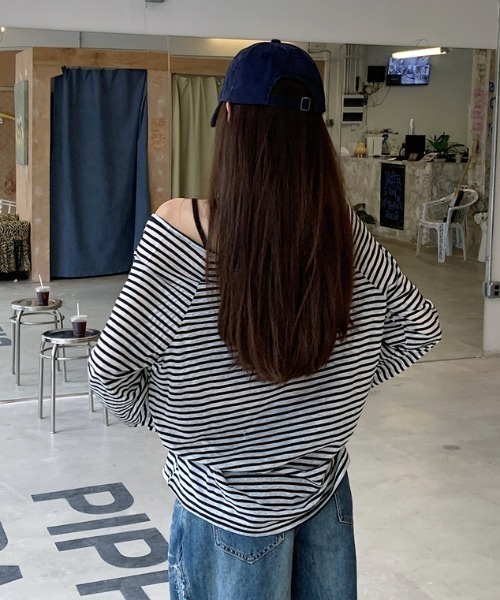 NANEA(ナネア)の「ボーダーオフショルダーロングTシャツ(Tシャツ/カットソー・レディース・ブラック・MEDIUM/LARGE/SMALL)」の3枚目の写真