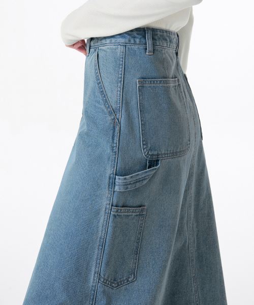 MUSINSA STANDARD WOMAN（ムシンサスタンダードウーマン）の「ウィメンズデニムカーペンターロングスカート[ライトインディゴ]（スカート・レディース・その他・LARGE/MEDIUM/SMALL/X-SMALL）」の6枚目の写真