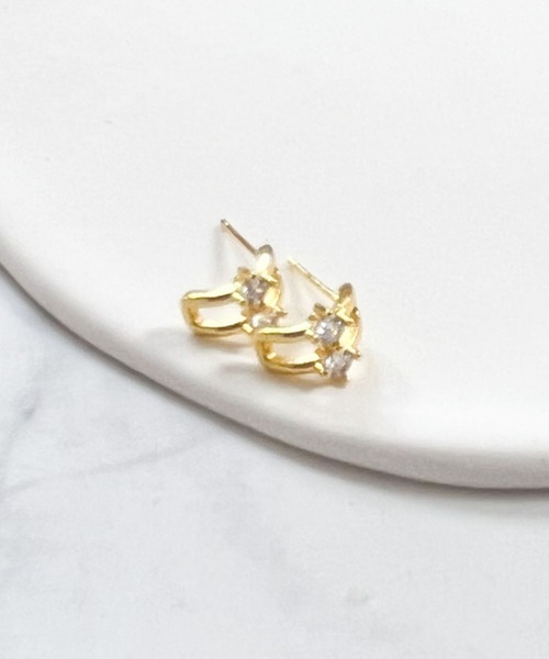 yu-ka(ユーカ)の「YU-KA:ダブルラインミニピアス double line mini pierce(ピアス(両耳用)・レディース・シルバー/ゴールド・FREE)」の5枚目の写真