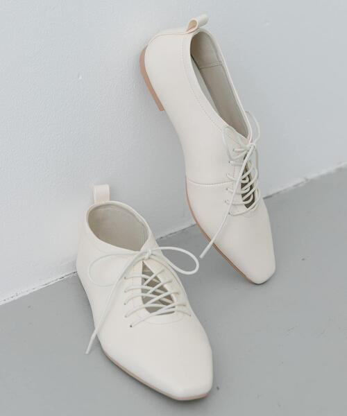 SENSE OF PLACE by URBAN RESEARCH（センスオブプレイスバイアーバンリサーチ）の「『抗菌』ギャザーレースアップシューズ（その他シューズ・レディース・ベージュ/ブラック/アイボリー・MEDIUM/SMALL/LARGE）」の4枚目の写真