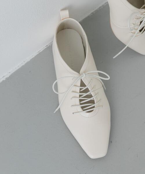 SENSE OF PLACE by URBAN RESEARCH（センスオブプレイスバイアーバンリサーチ）の「『抗菌』ギャザーレースアップシューズ（その他シューズ・レディース・ベージュ/ブラック/アイボリー・MEDIUM/SMALL/LARGE）」の6枚目の写真