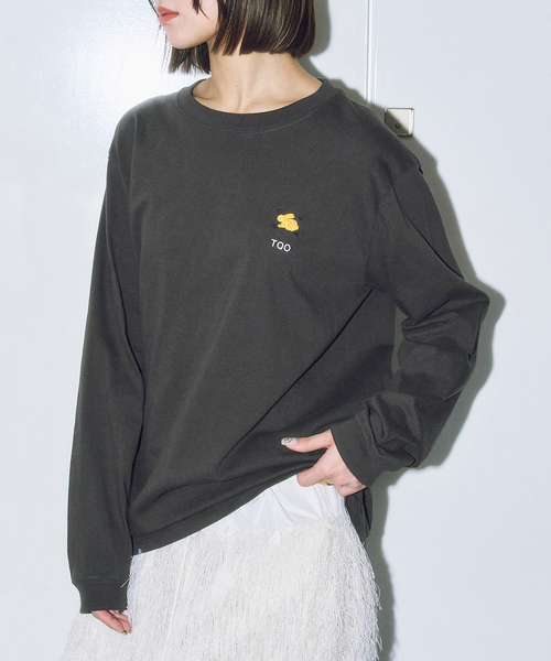 TOGA PULLA(トーガ プルラ)の「TOGA PULLA EMBROIDERY L/S TZ261-JK951:カットソー(Tシャツ/カットソー・レディース・パープル/チャコールグレー・LARGE/MEDIUM)」の3枚目の写真