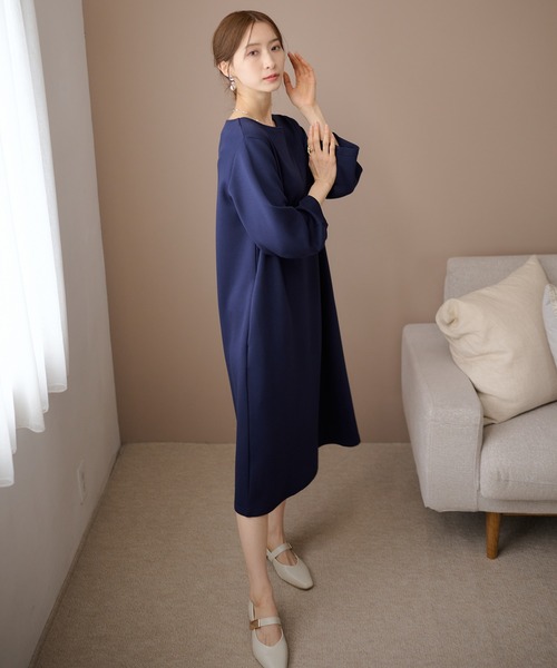 DAYRA(デイラ)の「クルーネック フレア 袖タック サック ワンピース(ワンピース・レディース・ブラック/ネイビー/グレー/ブルーグレー・S/FREE)」の22枚目の写真