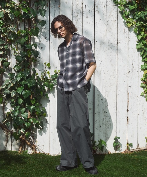 CASPER JOHN（キャスパージョン）の「Easy care semi baggy slacks/イージーケアセミバギースラックス（スラックス・メンズ・ブラック/グレー/ブラウン・LARGE/MEDIUM/SMALL/X-SMALL）」の13枚目の写真