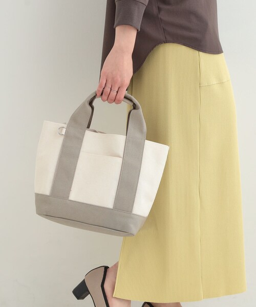SHOO・LA・RUE（シューラルー）の「配色キャンバストートバッグ（トートバッグ・レディース・グレー系4/ブルー系4/ブラック系4・00）」の4枚目の写真