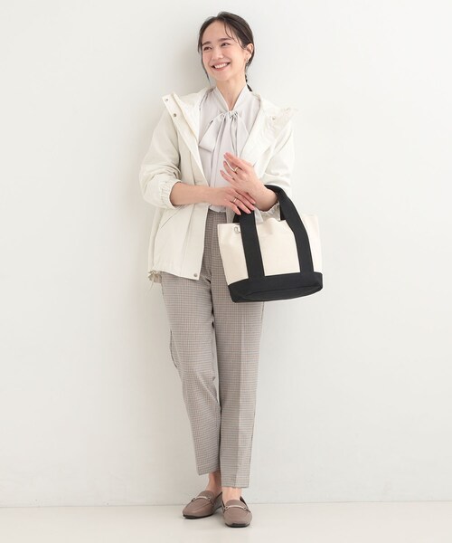 SHOO・LA・RUE（シューラルー）の「配色キャンバストートバッグ（トートバッグ・レディース・グレー系4/ブルー系4/ブラック系4・00）」の7枚目の写真