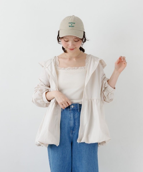 flower（フラワー）の「ペプラムナイロンフーディー（ナイロンジャケット・レディース・グレー/アイボリー・FREE）」の4枚目の写真