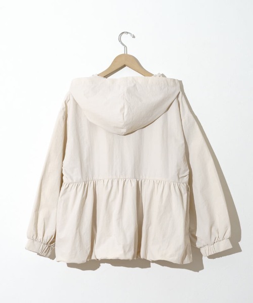 flower（フラワー）の「ペプラムナイロンフーディー（ナイロンジャケット・レディース・グレー/アイボリー・FREE）」の19枚目の写真