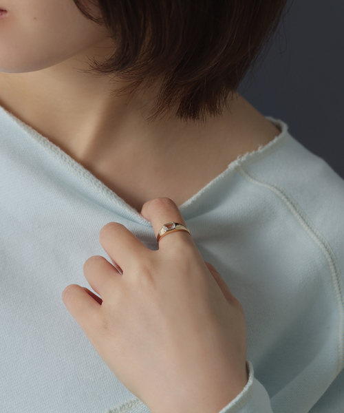 Lilas(リラ)の「ホワイトトパーズバゲットワイドリング K10(リング・レディース・ゴールド・11/13)」の1枚目の写真