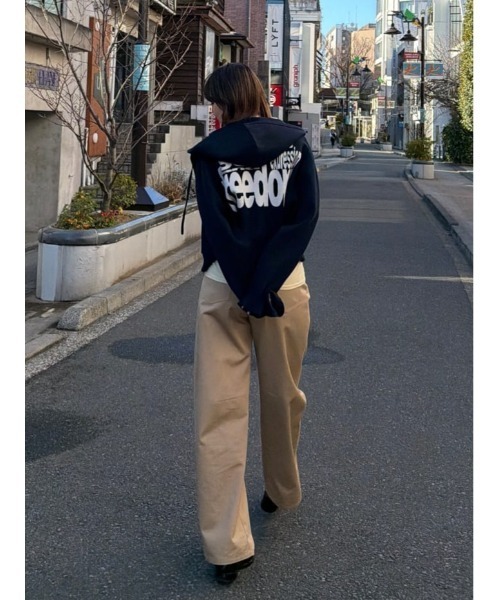 SLY（スライ）の「ESQWE LOGO KNIT ZIP PKTHROW エスクェロゴニットジップパーカー 春服（パーカー・レディース・ネイビー/ライトブラック・FREE）」の13枚目の写真