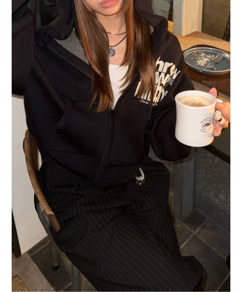 SLY（スライ）の「ESQWE LOGO KNIT ZIP PKTHROW エスクェロゴニットジップパーカー 春服（パーカー・レディース・ネイビー/ライトブラック・FREE）」の16枚目の写真