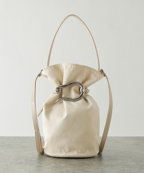 GALLEST(ギャレスト)の「【LE VERNIS】Poire bucket bag M(ハンドバッグ・レディース・オフホワイト/ブラック・00)」の2枚目の写真