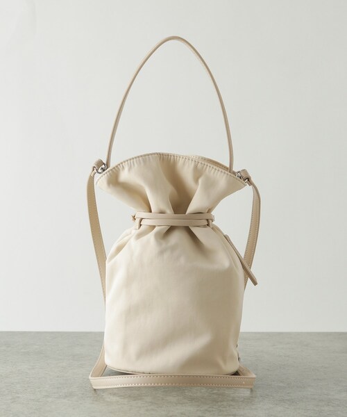 GALLEST(ギャレスト)の「【LE VERNIS】Poire bucket bag M(ハンドバッグ・レディース・オフホワイト/ブラック・00)」の7枚目の写真