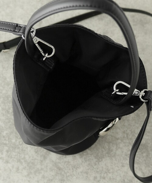 GALLEST(ギャレスト)の「【LE VERNIS】Poire bucket bag M(ハンドバッグ・レディース・オフホワイト/ブラック・00)」の9枚目の写真