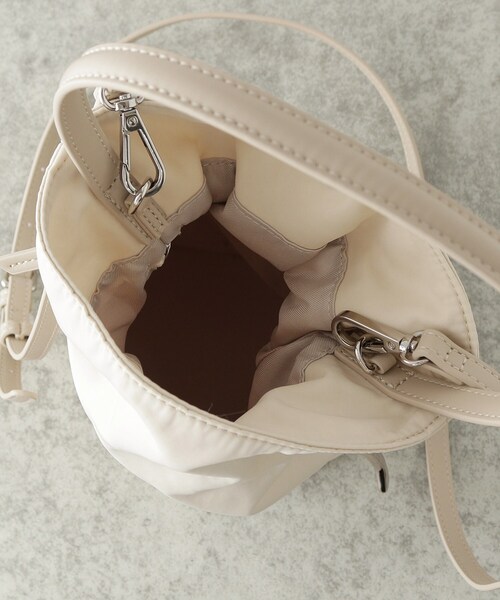 GALLEST(ギャレスト)の「【LE VERNIS】Poire bucket bag M(ハンドバッグ・レディース・オフホワイト/ブラック・00)」の10枚目の写真