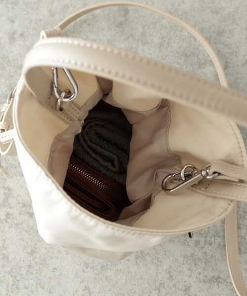 GALLEST(ギャレスト)の「【LE VERNIS】Poire bucket bag M(ハンドバッグ・レディース・オフホワイト/ブラック・00)」の11枚目の写真