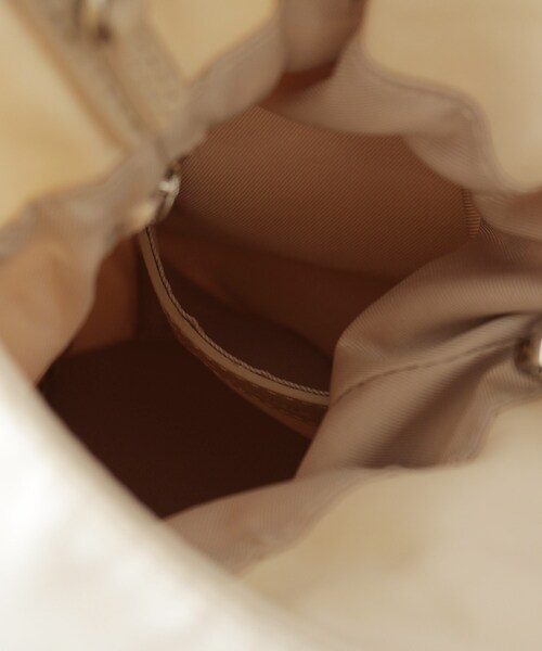GALLEST(ギャレスト)の「【LE VERNIS】Poire bucket bag M(ハンドバッグ・レディース・オフホワイト/ブラック・00)」の3枚目の写真